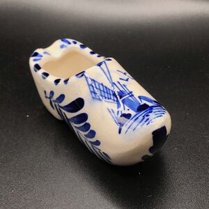 Vintage Single Ashtray Delft Blue Clog Handpainted